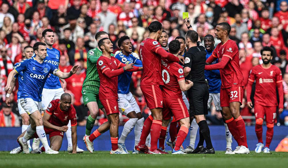 的拉扯中 的拉扯中