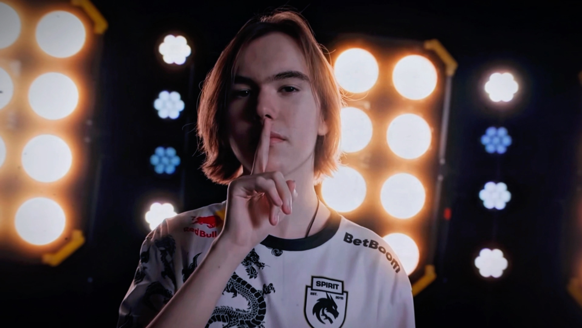 乱成一团 乱成一团